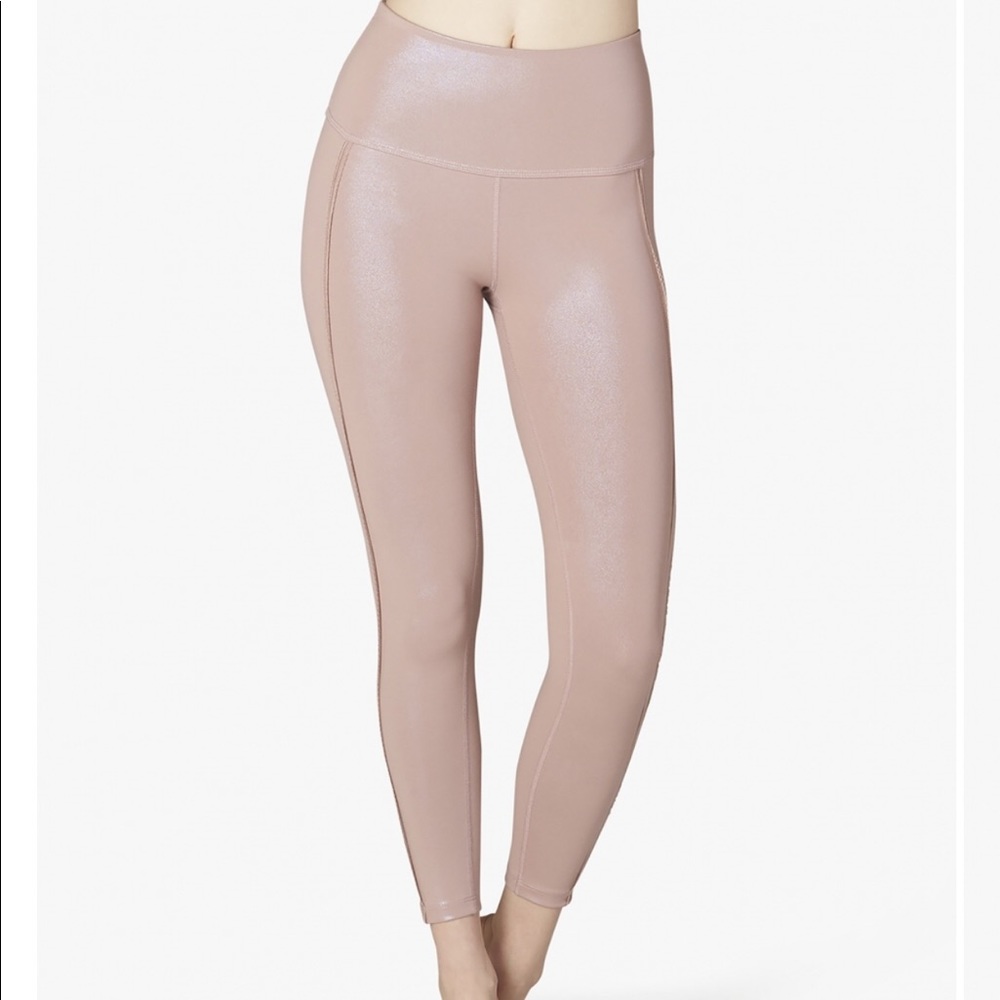 Beyond Yoga NWT Pearlized leggings size xs